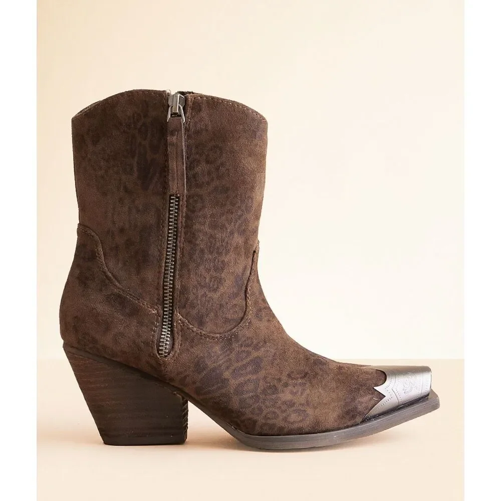 Buckle Women’s Size 8 Brown Leopard Western Ankle Boots NIB Metal Toe